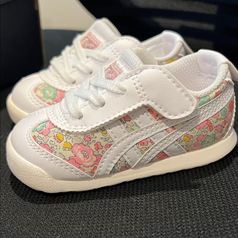Never worn with box. Onitsuka Tiger by Asics Kids Sneakers - Mexico 66 Floral